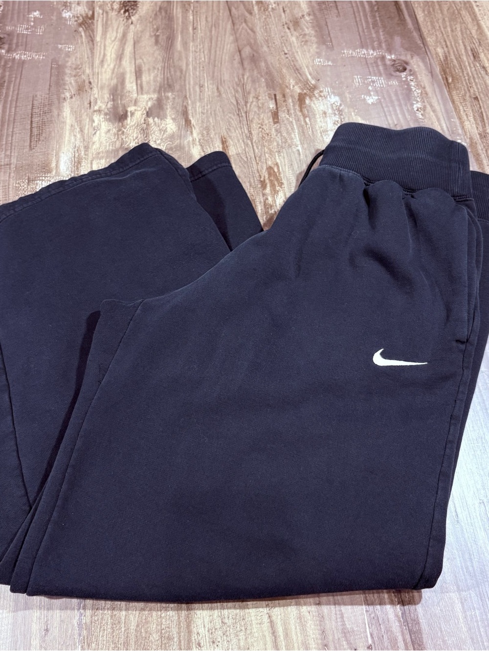 Nike women's black wide-leg fleece sweatpants SZ Medium